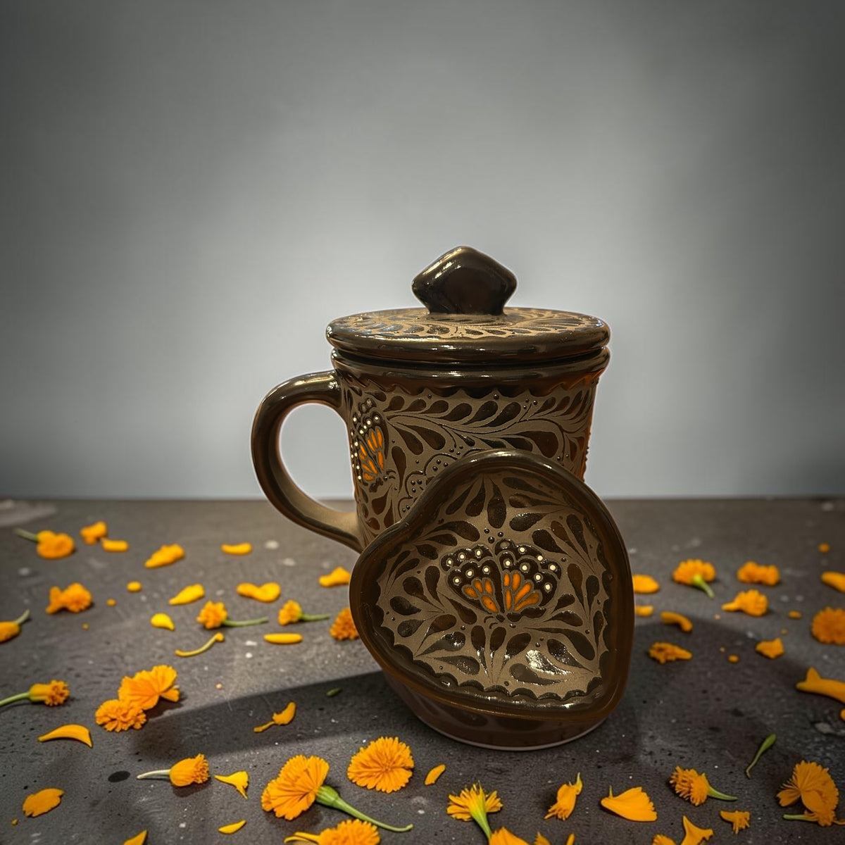 Mariposa Monarcha Black Coffee Mug and Tea Plate