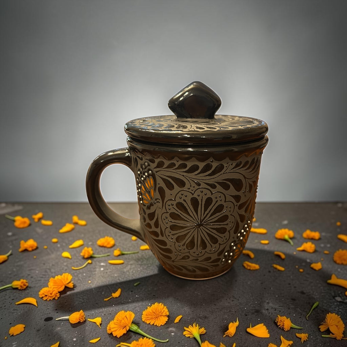 Mariposa Monarcha Black Coffee Mug and Tea Plate